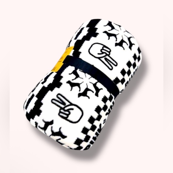 Victoria’s Secret Pink Soft Sherpa Throw Blanket Fair Isle Peace Logo - Picture 1 of 3